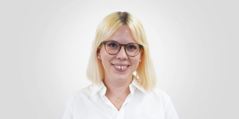 Nadine Aebi Nadine Aebi