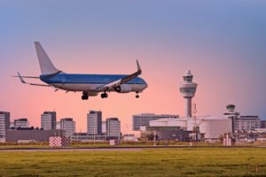 Innovación y colaboración en el Parque Industrial de Schiphol para una solución energética sostenible.