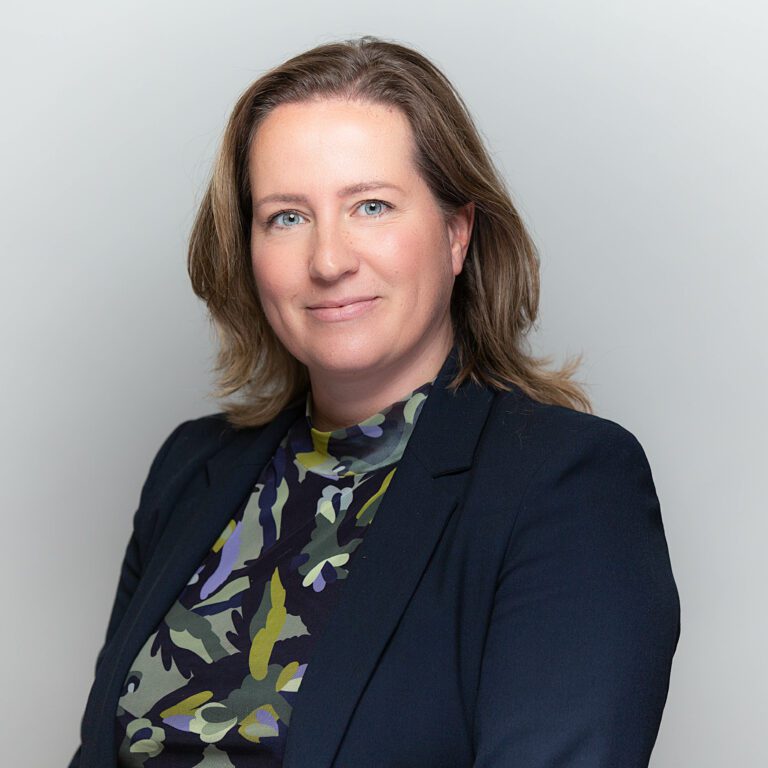Esther Broer Esther Broer
