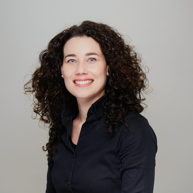 Naiyara van der Veen Naiyara van der Veen