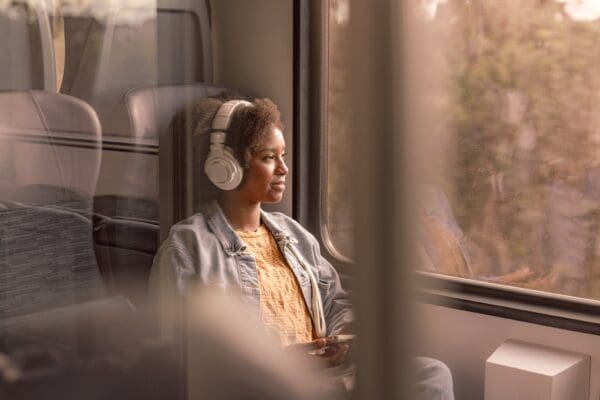 Implementing an asset intelligence center to help identify and deliver IoT use cases in the railway industry 